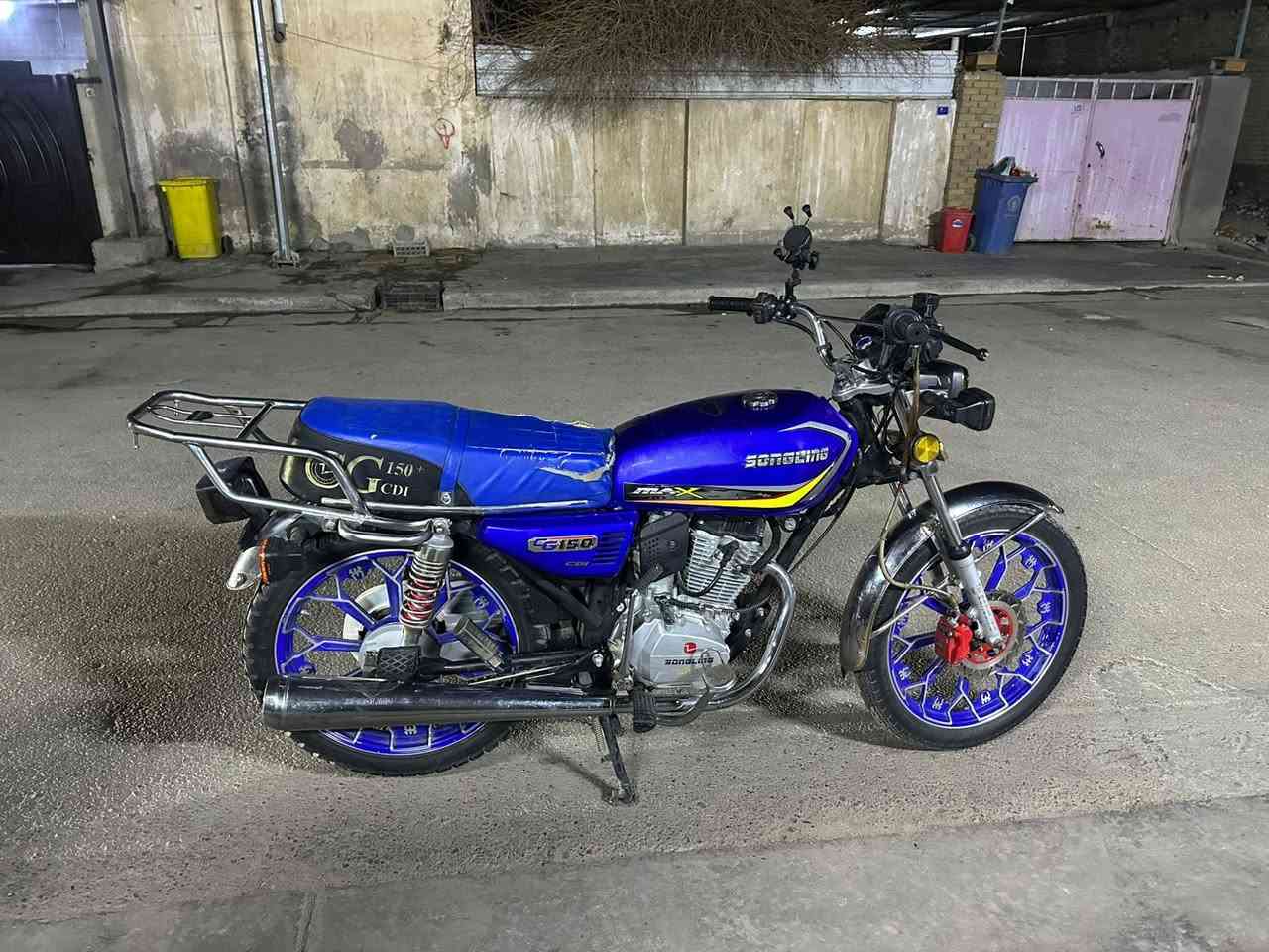 سلام عليكم / دراجه  سولنلك / 2024 / 150cc / دراجه مكينه بل جيس برغي ممفتوح بيها كفاله عامه / دراجه حلوه ومرتبه وكفاله / بصمتين وسويجين جهاز إنذار وتشغيل عن بعد / ويل كب امامي خلفي / كهربائيات شغاله وكامله / دراجه مااا ماشيه هواي مال بيت / عارضها 725 وبيها مجال بسيط / ***********
