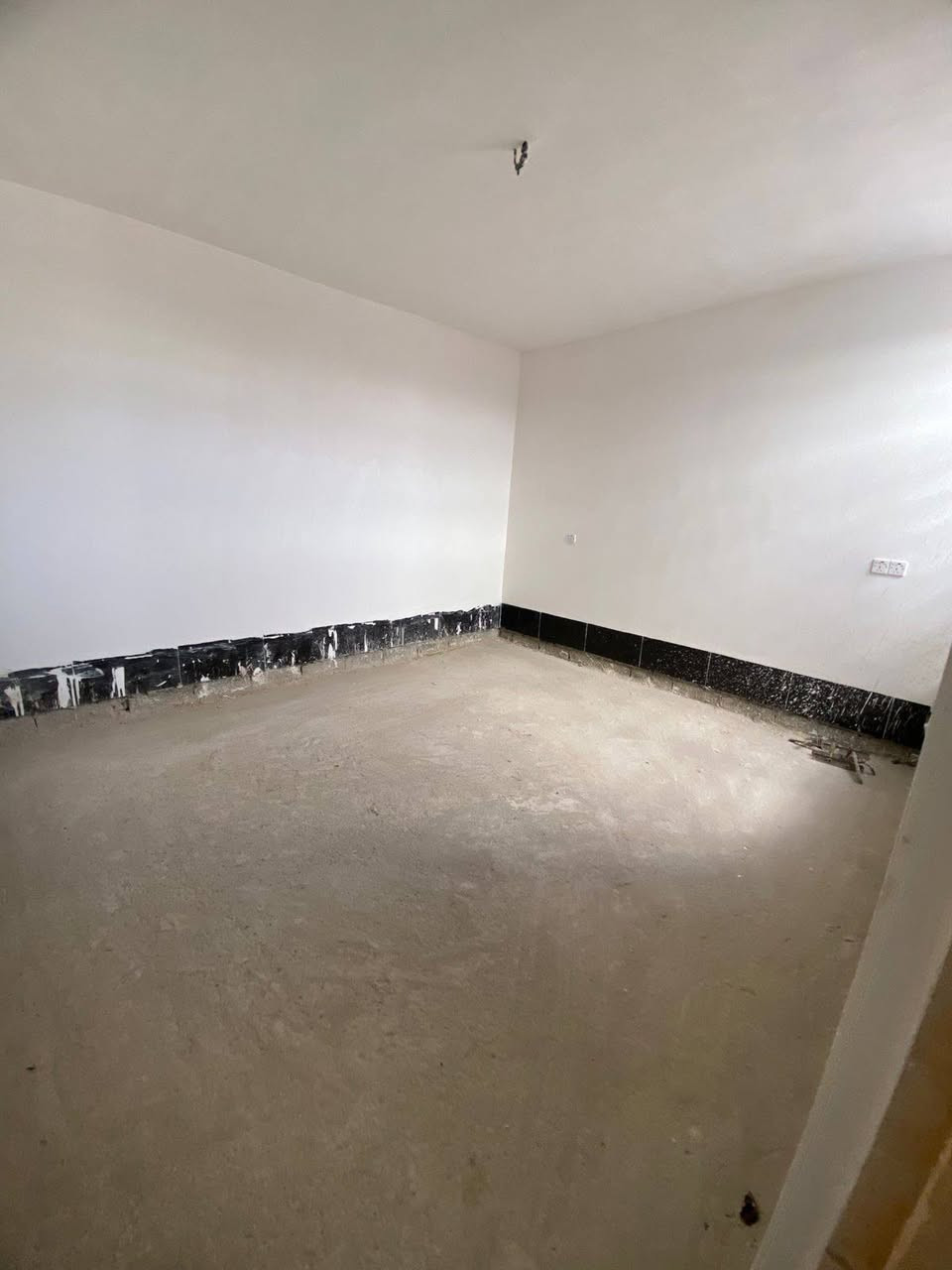 بيت للبيع سكني زراعي منطقة الانتصار مقابيل مستشفى حماد شهاب
_ مساحتة 100 متر
_ يحتوي على استقبال + غرفة + مطبخ + خدمات 
_ بناء جديد زيرو ممدخلين بي وقاط ثاني مطلع مشط لبناء غرفتين اضافيات
_ أول شارع بمنطقة الانتصار زراعي خدمات كهرباء تبليط مجاري 
_ السعر 50 وبي مجال 
_ للاستفسار أكثر اتصل 
***********
