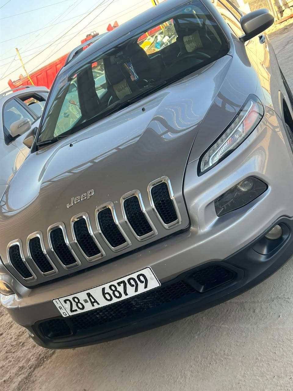 السلام عليكم
جيب شيروكي (بزون )موديل 2018 

محرك 4 سلندر 2400 

 مواصفات 

بصمة وتشغيل عن بعد 

هاند بريك بصمة  

مقاعد جلد 

شاشة كبير 

كرسي كهرباء 

تحكم ستيرن جهتين 

 بعد بيه.  موصفات.  اخرى

لايت زينون  

السيارة عليها ادامة كاملة ومتعوب عليها سيارة مابيها اي نقص صدر امامي جديد تخم تاير جديد باتري جديد نوزلات وكالة جدد دسكات جديدة .

السيارة ماشي 84 الف ميل    

 السيارة   طابه للعراق بدون حادث بدون ضربه   وصور موجودة ..

السعر 142 ورقة وبي مجال  

موجودة في النجف لاشرف

هاتف : ***********
