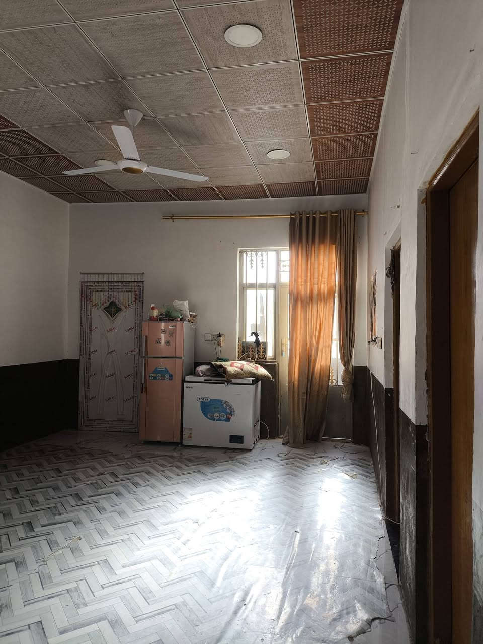 السلام عليكم يتوفر بيت للرهان غرفه وصاله و استقبال بناء حديث ، خلف مكتب علي الدهيماوي ، مدت الرهان سنتين و قابل للتمديد سعر الرهان 15 مليون ، متواجد واتساب ، او الإتصال على الرقم 
+964 781 134 1442
