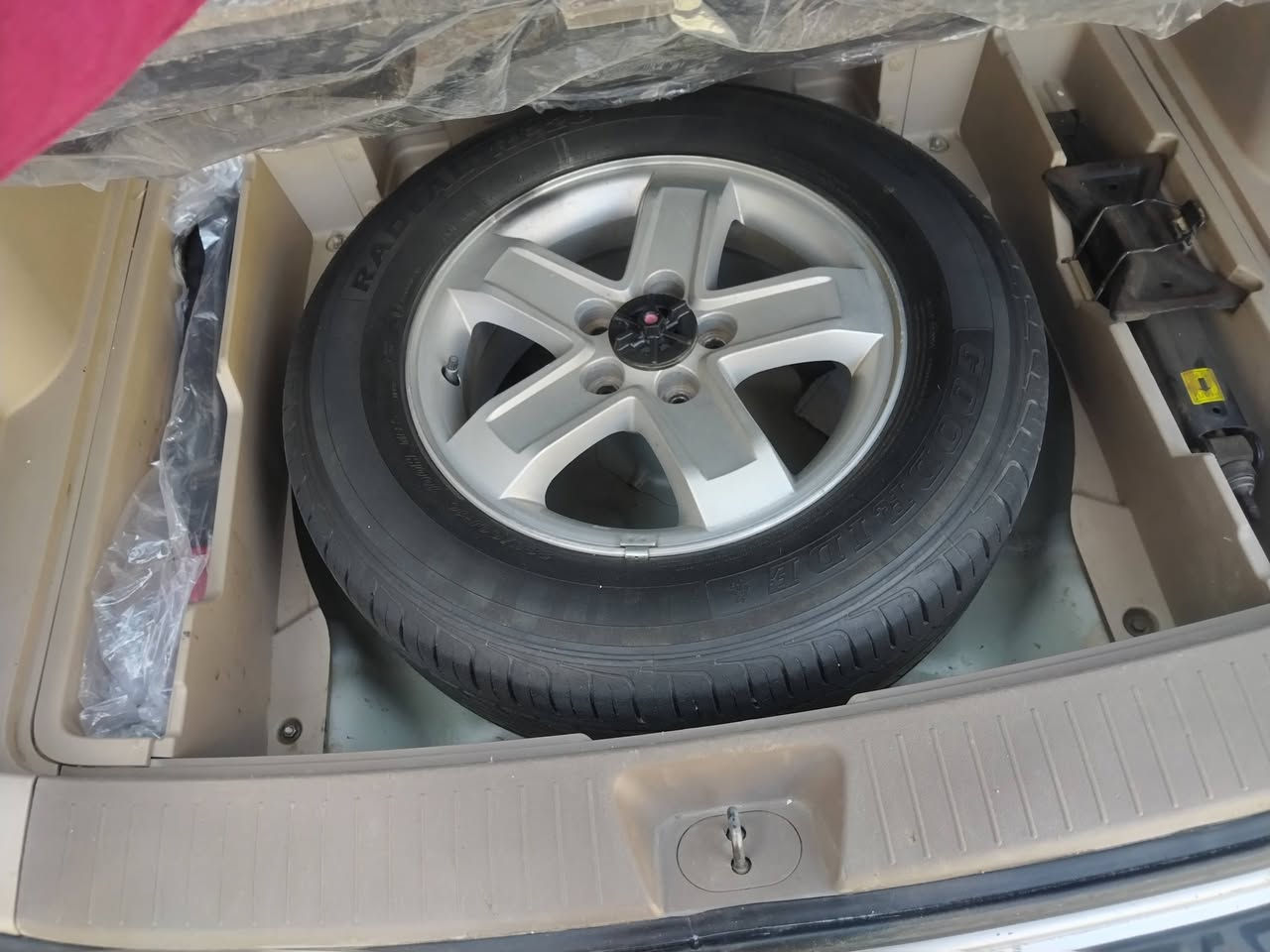 السلام عليكم
سبورتج 2009 خليجي 4 سلندر رقم بغداد جاهزه السياره حداديه محرك كير تخم تاير تبريد كله جديد بدون صبغ بدون جراد السعر 123$وبيها مجال مكان بابل محاويل الرقم ***********  واتساب
