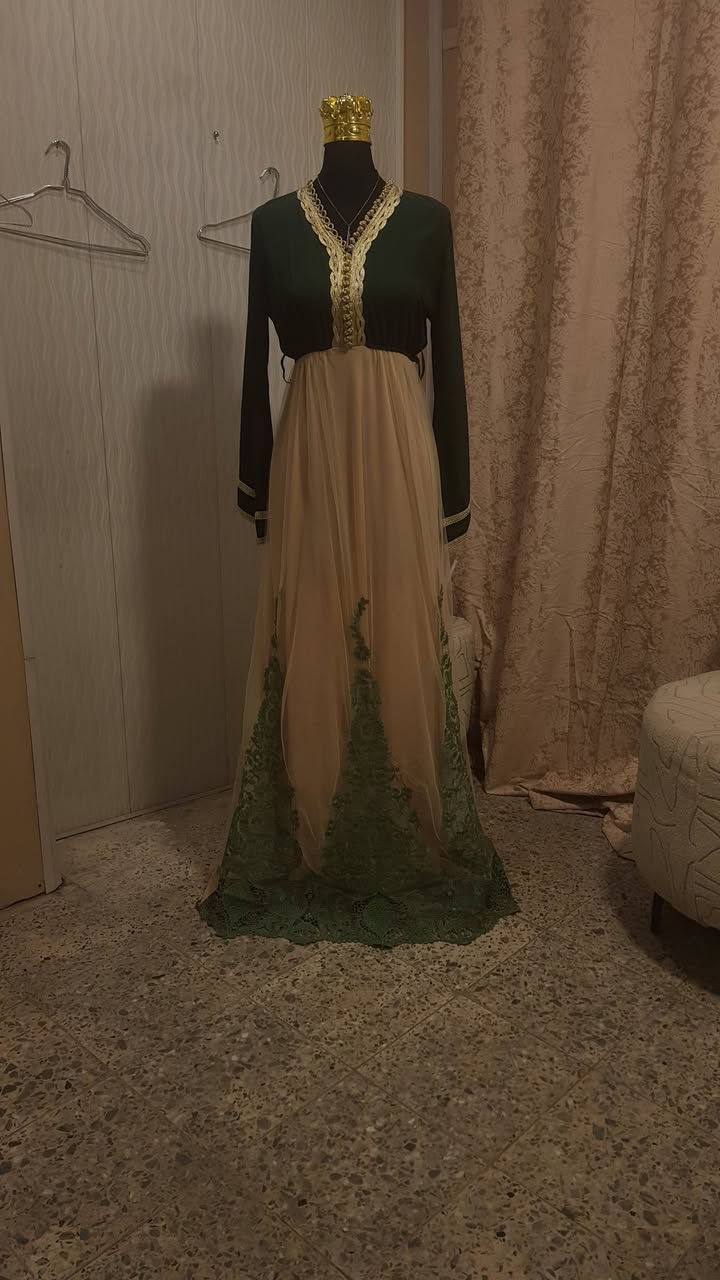 عندي 90قطعه هيج أشكال كله خليجي كلهن ال90قطعه ب300
***********
