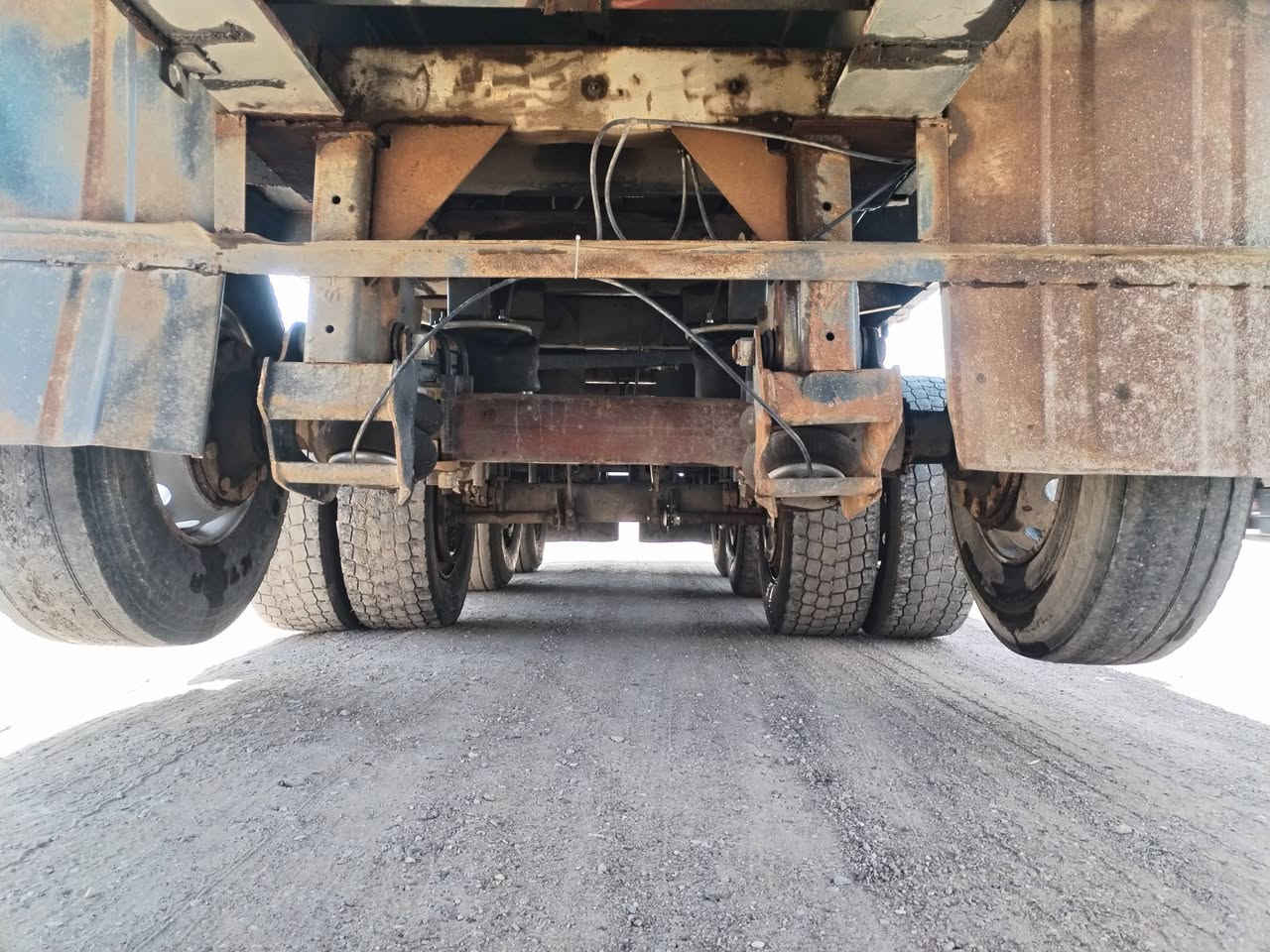 للبيع عربانه حداديه اربع محاور شاصي ١٦ مكفول شريط صيني دناكير ١٤ صيني طول ١٢ ونص منظومه بريك وهواء كله شغال علمأ ان العربانه جاهزه للعمل وسعرها ٦٩ ورقه واي استفسار *********** مكانها بغداد.
