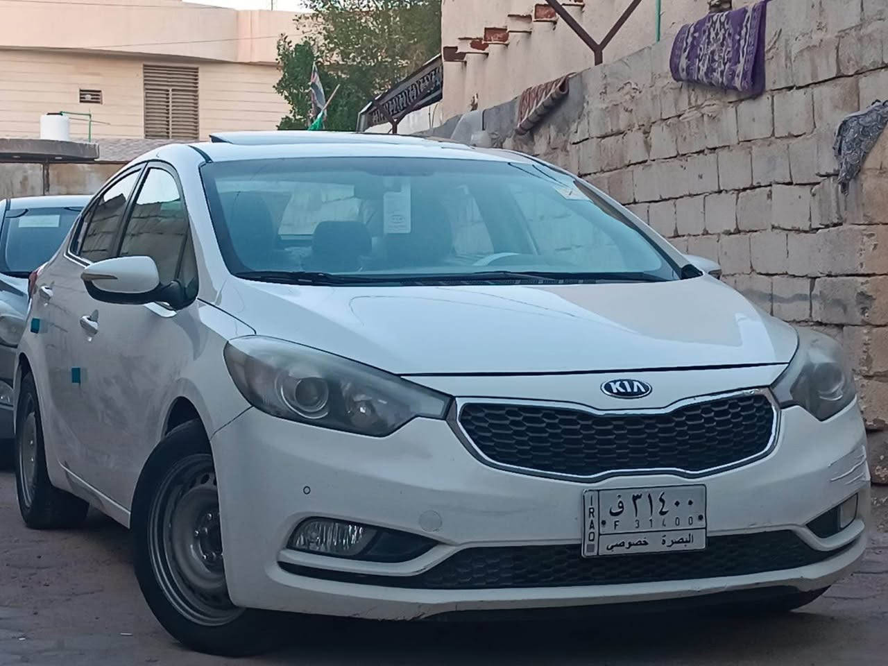 كيا سيراتو خليجي فول مواصفات كلش للخير 
مكفوله صبغ ضربه تبديل فقط بارد 
سياره بصره شرط تحويل سنويه ٢٠٢٨
سعر ١١٥ 
*********** البصرة, العراق
