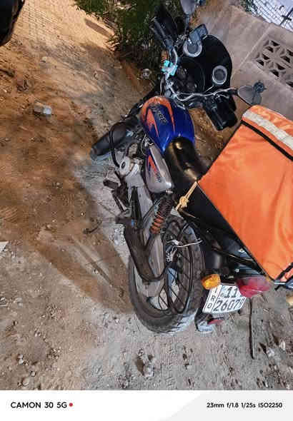 اسلام عليكم بوكسر البيع مرقم. الدراجة كلش نضيفة. عوزهة بس تفيلسهة. وتجي ونشوف بعينك مكاني. بل نهار بل رشاد بليل بل شعب. السعر. 2400 والشراي يتصل
***********٠
