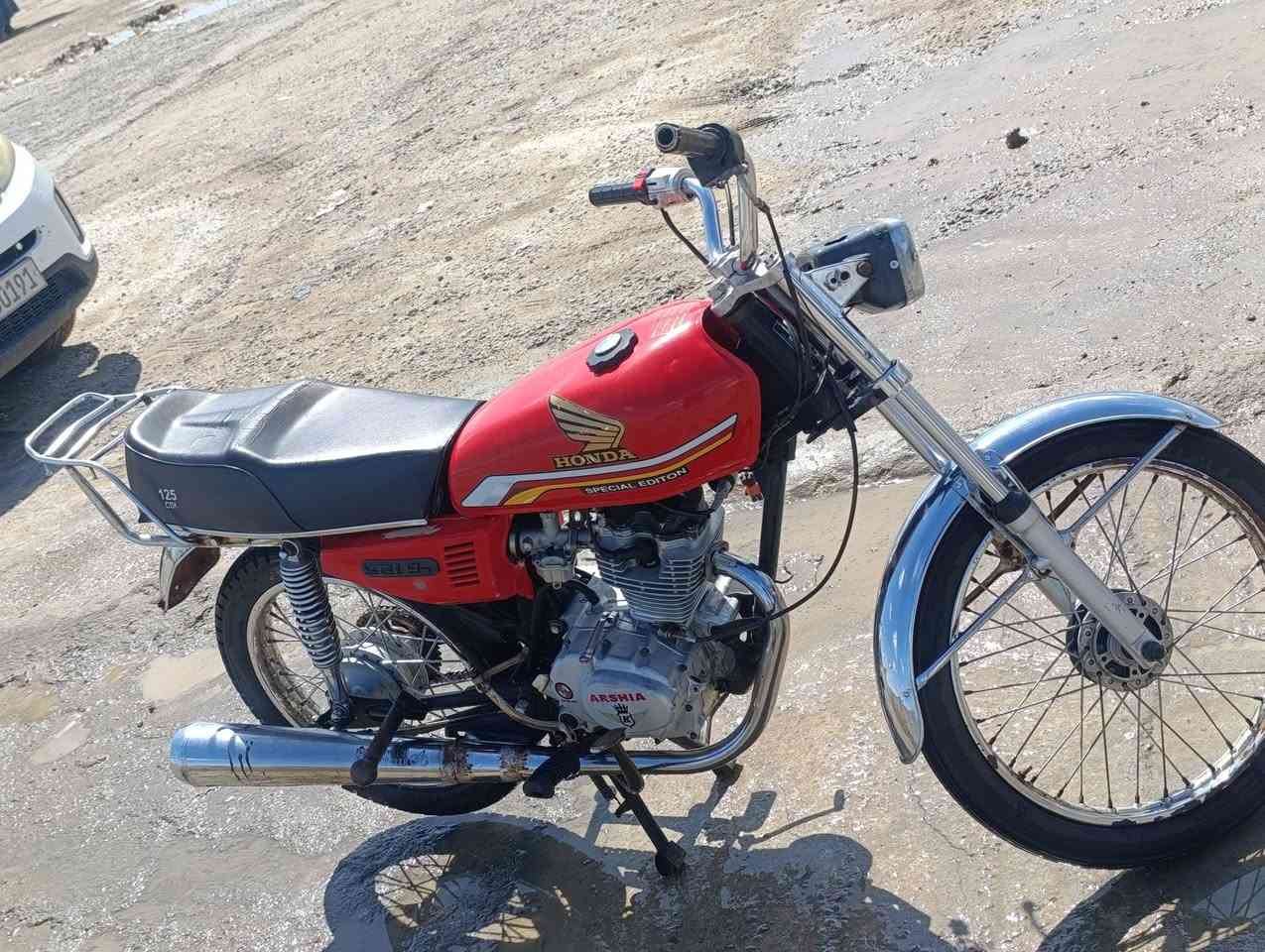 السلام عليكم دراجه للبيع  موديل 2020 كلك كلك دراجه اتكفل سرقه وعشاير
مكاني ناصريه قضاء النصر ***********
