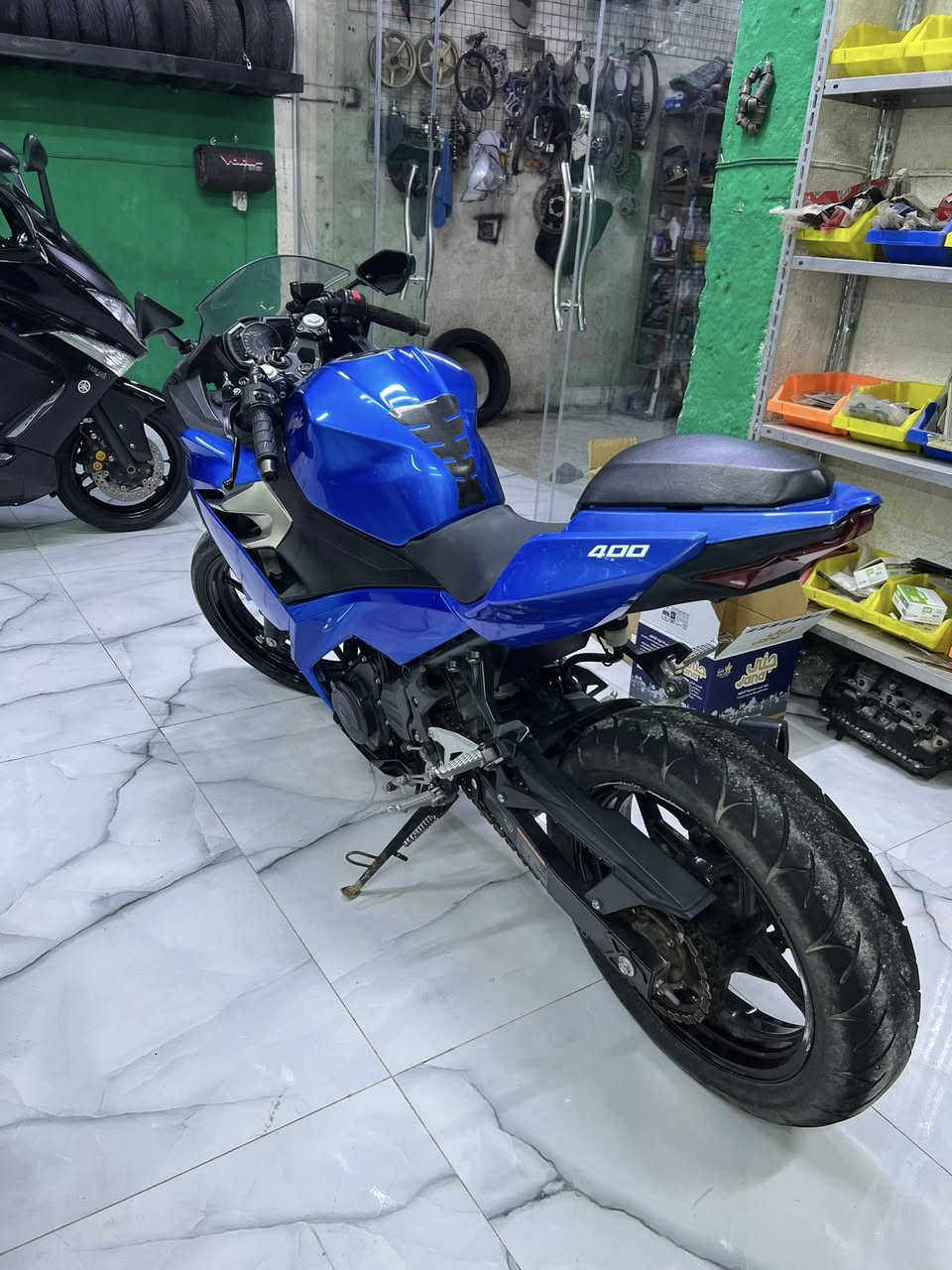 كاوسكي للبيع موديل 2021جديدة الدراجة بيهة حادث جاملغ وكفر امامي الدراجة مكينة 400بستمين الدراجة ABS
مكاني بغداد الدورة شارع المعلمين 
***********
السعر 14ورقة وبيهة مجال
