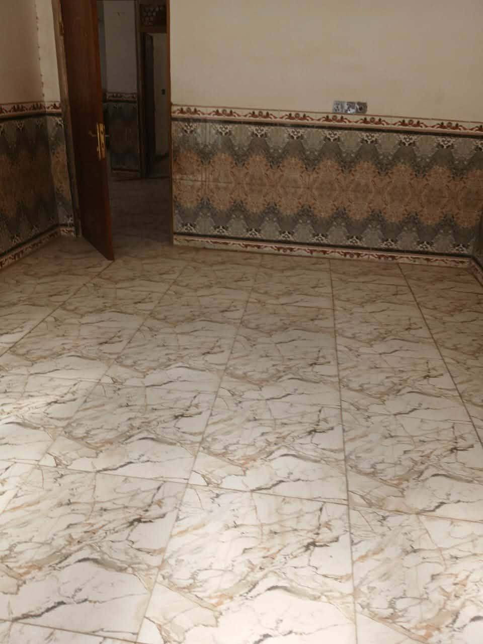 بيت لليجار بشارع معمل الغاز طريق النجف غرفه وصاله ومطبخ وبراني لبيت جاهز اجارة ب200 ***********
