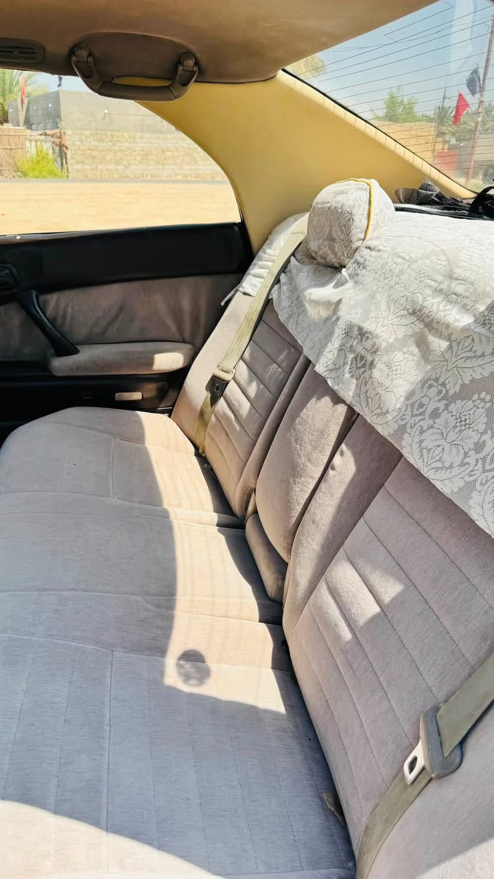 🚗 للبيع: تويوتا كراون (بطة) موديل 1992 🚗
السيارة نظيفة وجاهزة وما تحتاج أي مصاريف، ومواصفاتها كالتالي:

 الموديل: 1992 (بطة).

 الرقم: ألماني (إنكليزي ومميز)، هزة وفحص جديد.

 الكفالة: مكفولة من الكصة، العيب الشرعي، ونقل الجثة والضربه القويه

 التحويل: مداور ثاني يوم مباشرة.

 المحرك والـكير: كفالة 

 التبريد: ثلج  ❄️.

 التخم تاير: جديد بالنايلون.

 الحدادية: خير من الله.

 الكهربائيات: كلها شغالة ومابيها أي نقص.

شاشة

 الترايك: وين ما يعجبك وبأي مكان يعجبك افحص.

📍 التفاصيل الإضافية:

 العنوان: الديوانية.

 السعر: 52 ورقة  وبي مجال بسيط .

📞 للاستفسار والتواصل مباشرة: *********** (اتصال أو واتساب) أو راسلني خاص.
