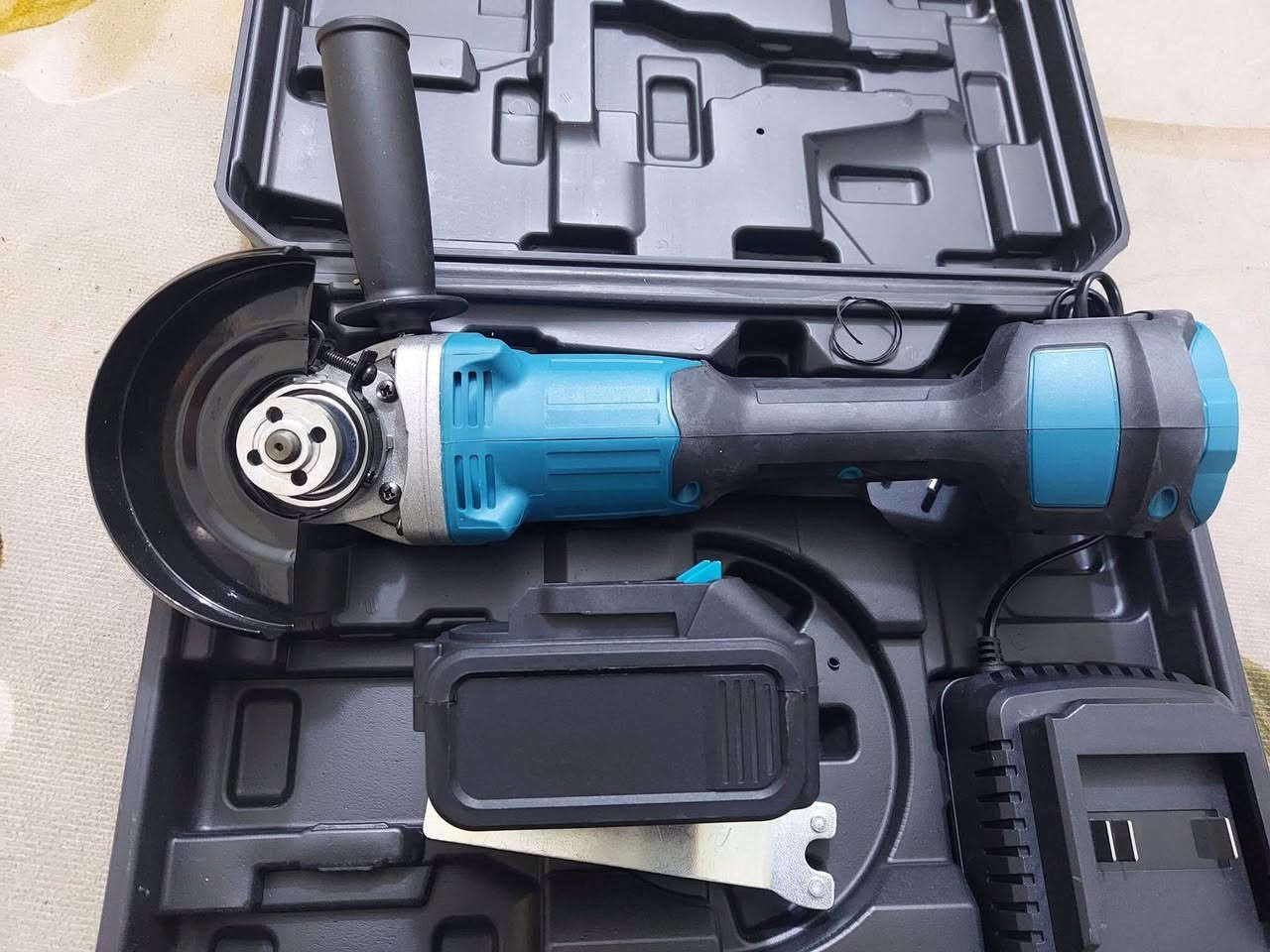 كوسره شحن جديده غير مستعملة السعر 35 مكان بغداد ***********
