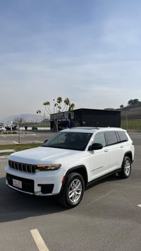 جراند شيروكي لاريدو • ٢٠٢٣ • دبل ٧ راكب