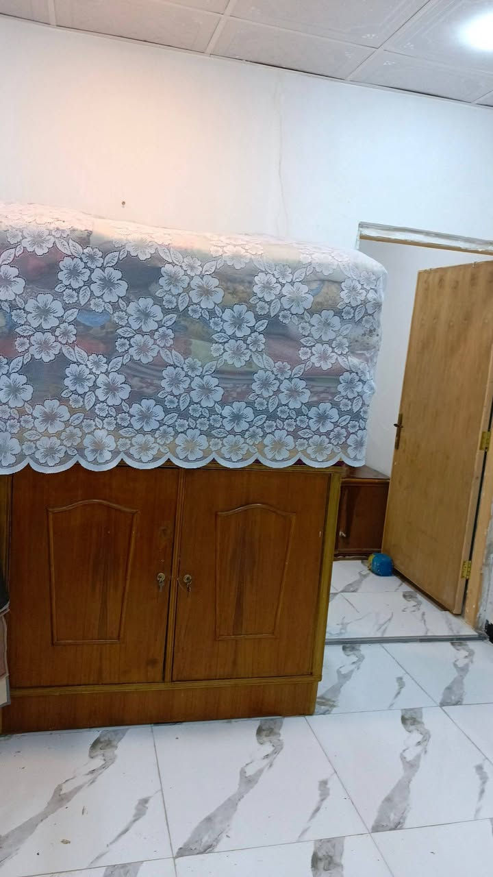 السلام عليكم كنتور 3 بيبان تركي 125
بوفيه 65. جربايه نفر 25 بيهن مجال للشراي
مكاني نجف شارع المطار الجديد 
‏‪***********‬‏
