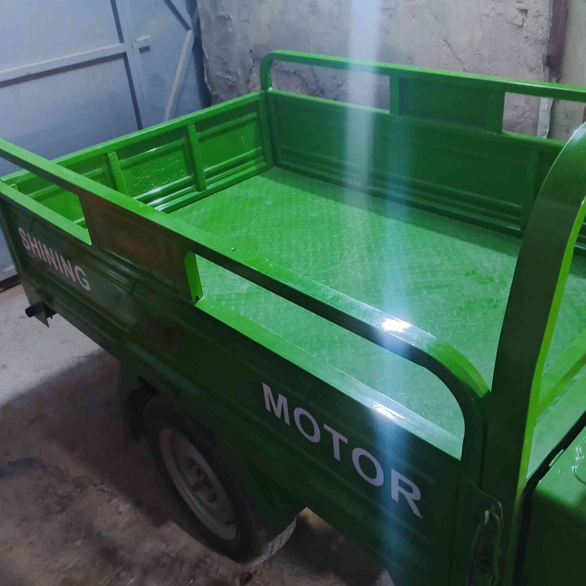 سلام عليكم ستوته مديل 23ستوني ماخذها صارلي شهر ونص الله شاهد علي برغي مامفتوح بيها بعدهي جديده مكاني بصره كرمة علي ***********
سعر مليونين و 800
