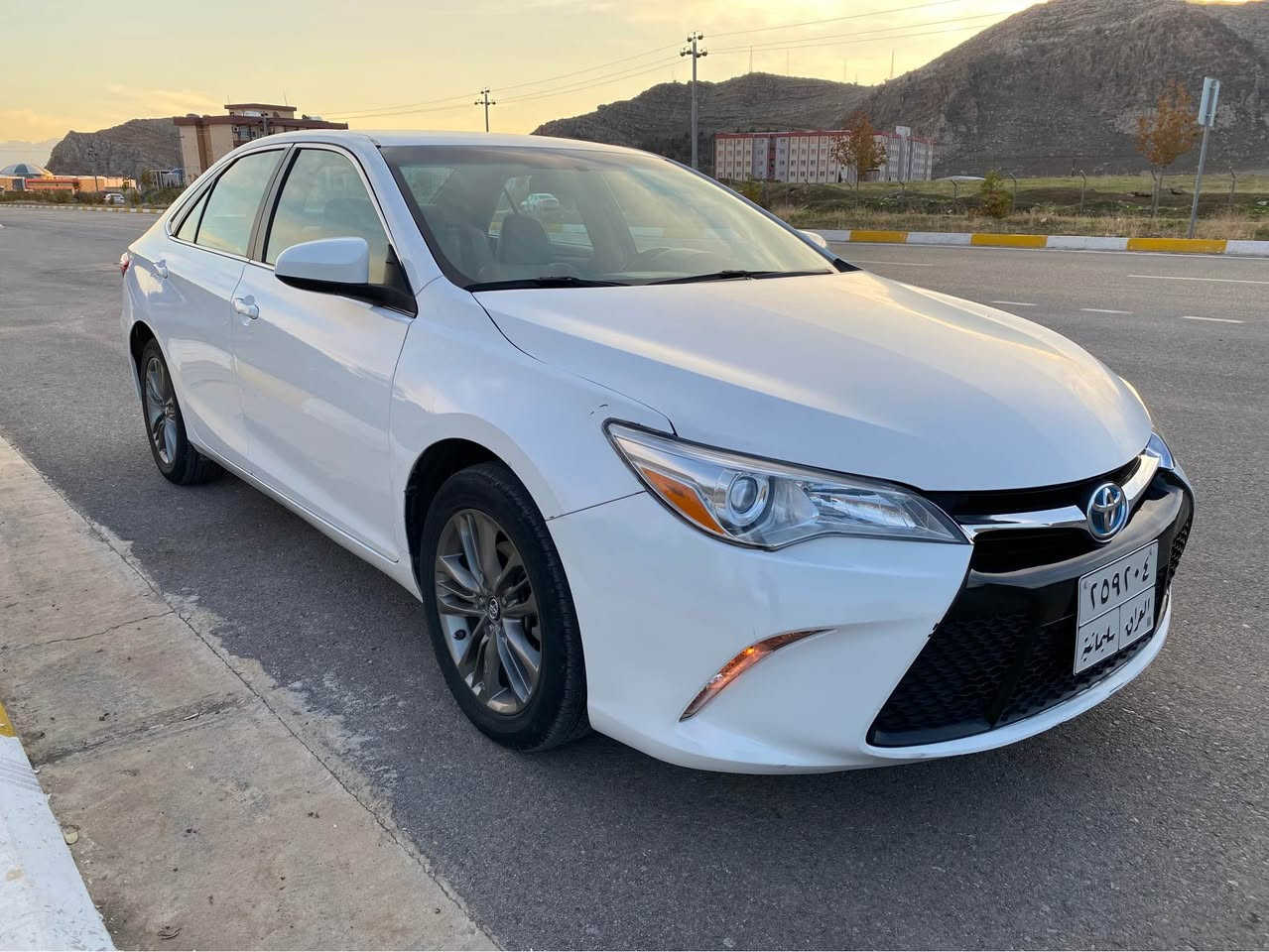 Camry 2017 SE  
سپی بەفری -
٦٢هەزار مایل رۆشتوە بە شەرت-

تەنها بۆنیتی بۆیاغە ناوی یەک تۆز گرتوە -

گێر و مەکینەی نەکراوەتەوە بە شەرت تەنها -

سەرقەپاغی مەکینەکەی کراوەتەوە 
یەک دوو کارتی بچوکی هەیە -

سەیارەکە زۆر جوان و بەرچاوە -

سەیارەکە بێ کێشەیە هیچ مەسرەفێکی تێدا -
نیە تازە کامل سێرڤس کراوە

“نرخی سەیارەکە   ١٥٨ وەرەقە و یەک تۆز 
مەعامەلە”
*********** رانية, السليمانية
