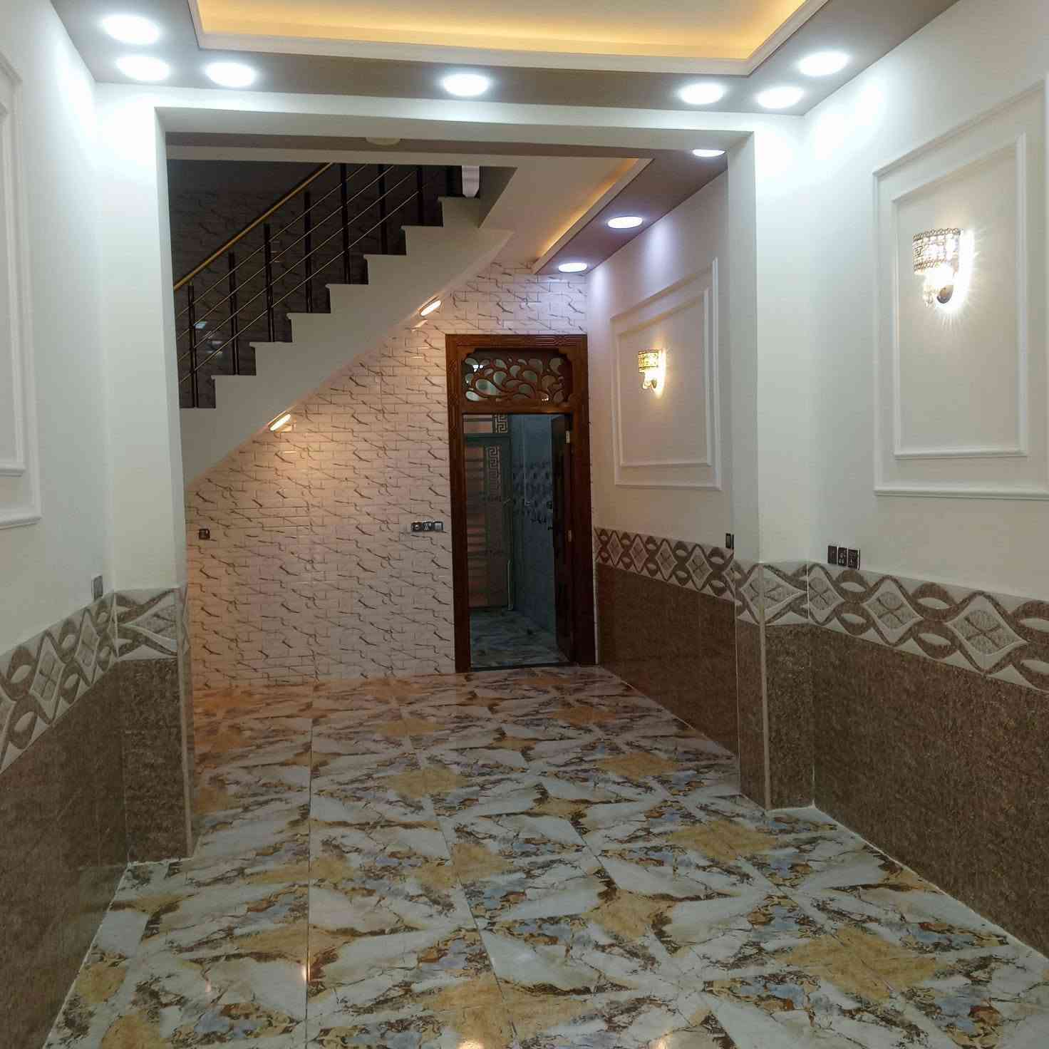 بيت للبيع في حي الوفاء المساحه 100 متر طابقا قريب مركز الوفاء للاستفسار/***********
