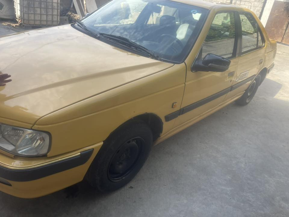 يا الله السلام عليكم بيجو 405 GLX مكينة كورلا تبريد حدادية صدر امامي جديده بس دبلاته تعبانه فقط مصبوغه عام للجمالية 
السيارة بسمي رقم دولي جديدة هزه السعر 30$ 
فقط للاستفسار ***********
