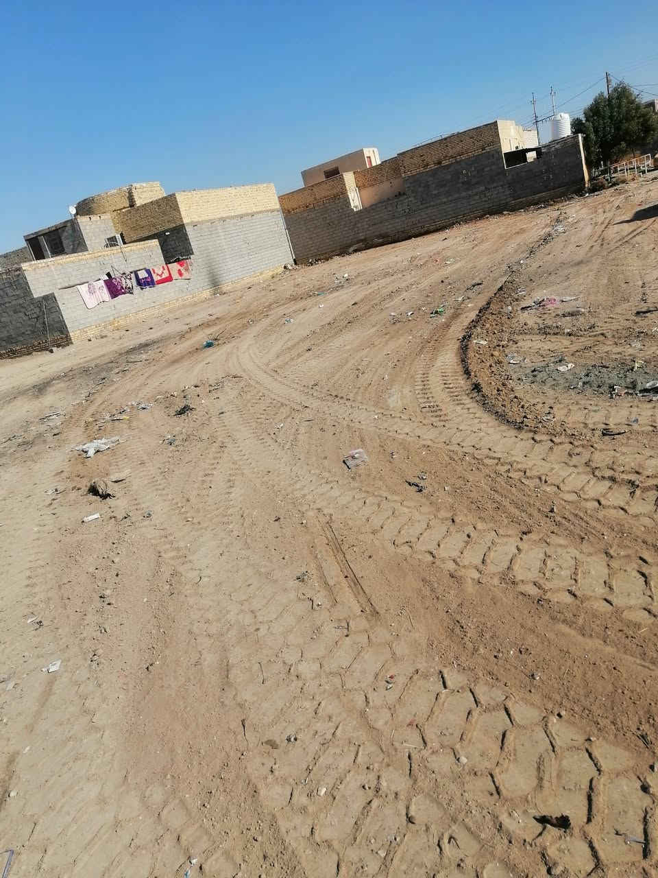 سلام عليكم
قطعه 800 متر بل السبل متوفر بيه كل خدمات
شراي يتصل ***********
