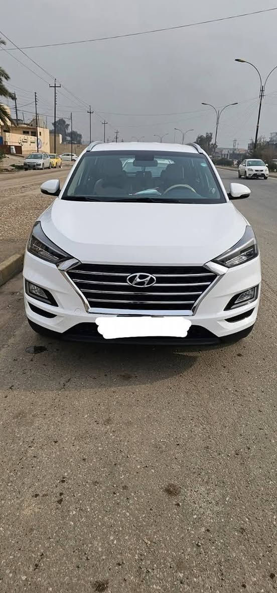 توكسون للبيع
موديل 2020 كوري كلين تايتل ماشية 57000 كيلومتر فول مواصفات كشنات كهرباء بجم لكزز خمس عدسات عدسة دوارة شاشة اندرويد حساسات امامية خلفية دبل بصمة وباقي المواصفات المعروفة ... السعر 230 ورقة وبيها مجال 
الشراي يتصل عالرقم  ***********
