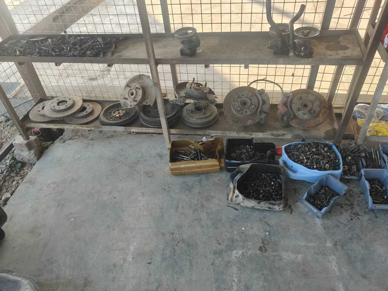 تم وصول براغي بنواعه مال معامل مال سيارات جلولاء حي الصناعي الاتصال ***********
