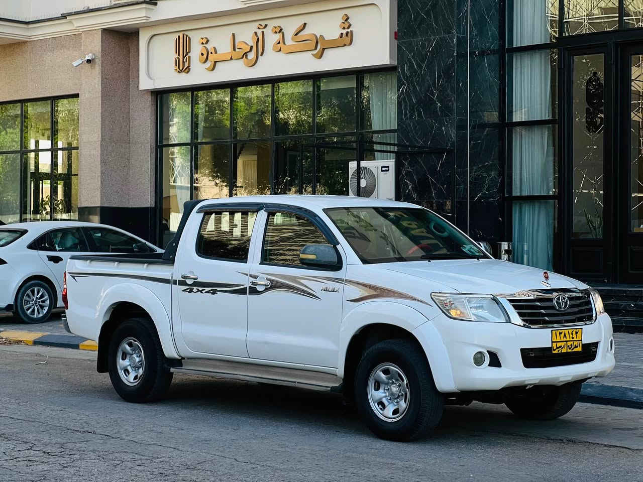 بيكم هايلوكس فرويل موديل 2013كفالة عامة من الضربه والصبغ والتبديل السعر 138 قابل للتفاوض الأستفسار اتصل على الرقم *********** كويتي  فول مواصفات داخل أحمر كشن منفصل تحكم ستيرن تبريد ثلج تخم تاير جديد محرك وكير مكفولات سنويه جديده تريد تحويل تريد وكالة مكان السيارة كربلاء كربلاء, العراق
