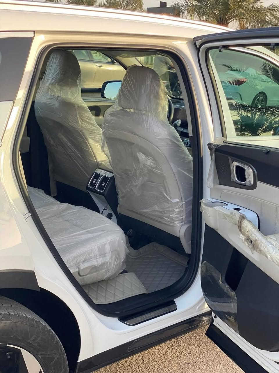 سورنتو 
خليجي زيرو ماشية٣٠الف
سيارة اخت الزيرو 🔥
موديل  24
شركة اكدال 
ضمان (5) سنوات 
6سلندر 
جنطة كهرباء 
سقف بانوراما
حساس امامي خلفي 
تبريد 3 قطع 
7راكب 
كير ماوس 
4انضمة قيادة 
تحديد مسار 
بصمة تشغيل عن بعد 
انارة محيطية ليزرية في الداخل متغيرة حسب رغبة 
بردات خلفية 
نفيكيشن نضام خرائط وتحديد موقع 
لايت زينون عالي ناصي 
وبعد بيهه مواصفات هواي
رقم اربيل دولي سيارة بأسمي
***********
السعر ٣١٥ قفل
