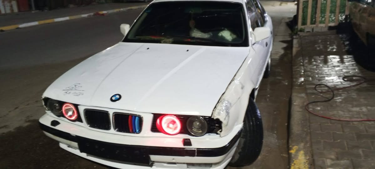 سلام عليكم بي ام البيع موديل ١٩٩٠ رقم بغداد بسمي ثاني يوم تحويل  سيارة مبدل بيعة بنيد وبدنة مال بنيد  ٦ مفتوح كير مكينة اكسل كفالة صدر قبل فترة بدلتة وزوج تايرات جدد تبريد شغال بي عوزة غاز  سيارة ردلهة ترتيب كهربيات فول شغال وع البلدي لا جطل ولا شي السعر ٣٥ وبيهة مجال بغداد *********** تصل وتدلل
