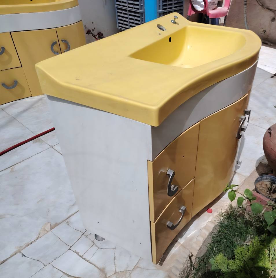 مغاسل كميه ام الميز تحفه نظيف اخو الجديد شرط الفحص سعره ٥٠الف الشراي يتصل *********** *********** كربلاء, العراق
