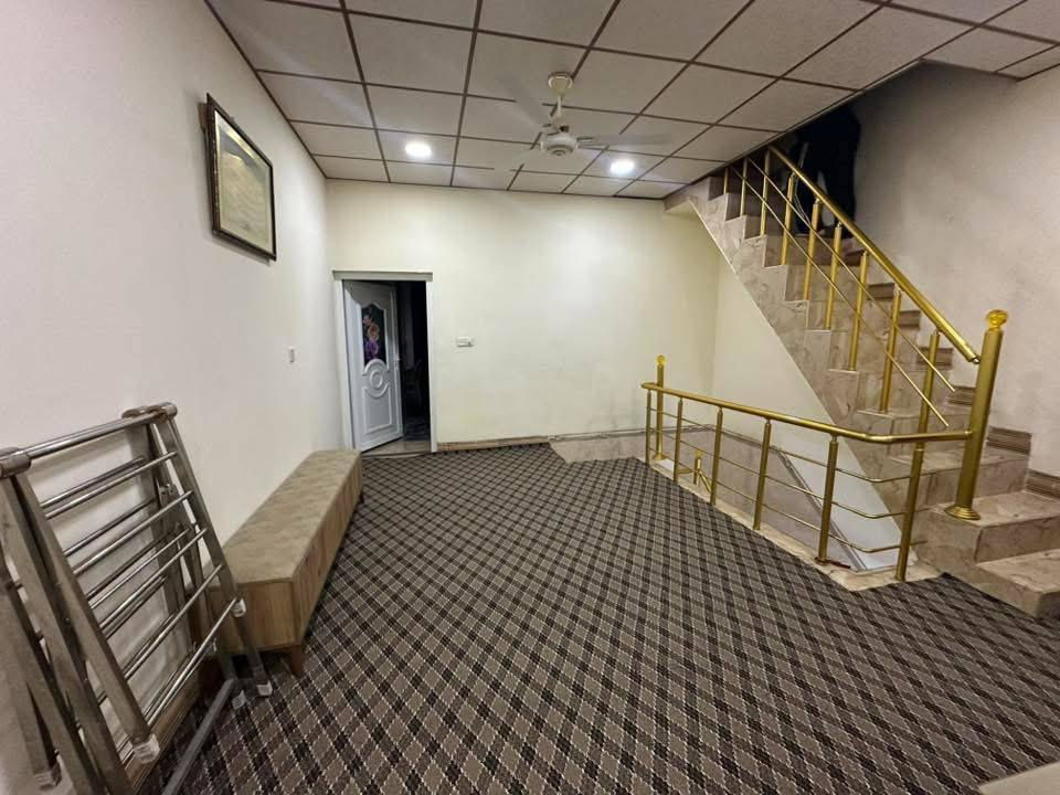 دار للبيع👈 100 متر
طابقين ونص يحتوي على ثلاثة غرفة نوم واستقبال ومطبخ وصحيات وبيثونه
طابو صرف👈 بسم شخص واحد
السعر 115 مليون وبيه مجال
العنوان حي العسكري خلف جامع سداد برزنجي

للاستفسار مراجعة مكتب المباني للعقارات والمقاولات العامة او الاتصال على الارقام الثالي

*********** محمد ابو جنيد 👈 واتساب وما سنجر

***********  محمد

نتشرف بزيارتكم للمكتبنا واستقبال كافة عرضاتكم تجاري وسكني في كافة أنحاء محافظة كركوك

عنوان مكتبنا حي العسكري مقابل جامع المعراج
