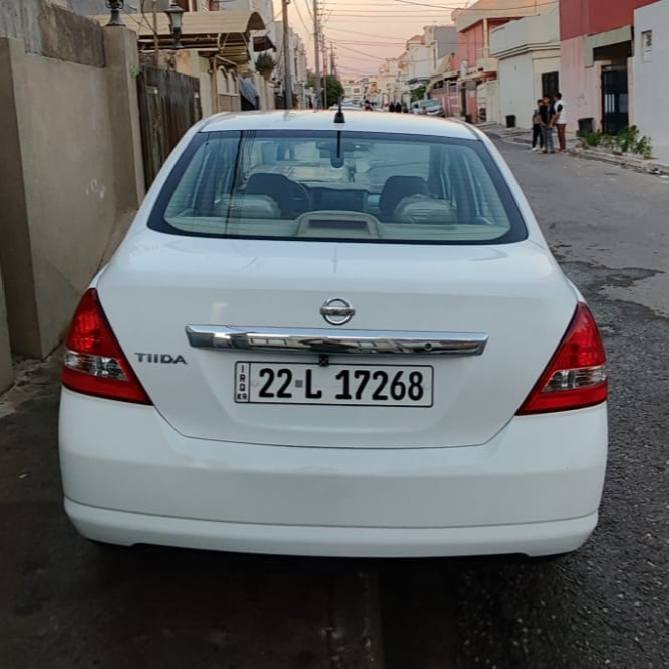 نیسان تێدا 2010 گێر ئۆتۆماتیک 
سێ شوێنی بچووکی ساردە کوتی هەیە 
بێ بۆیاخ و بێ لێدران 
سەنەوی و ژینگەی نوێیە 
231 هەزار کم ڕۆشتووە 
کەمێک تەرزە کوتی هەیە 

سعر : لە کۆمێنت داوای بکە ڕاستەوخۆ بۆت دێت 🤖 

گێر و مەکینەی بەشەرت 
هیچ کێشەیەکی تێدا نییە 

ژمارەی خاوەنەکەی 
***********
وەتسئاپ
