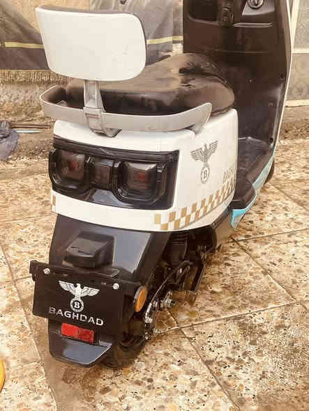 دراجه شحن بوليس دراجه نضيفه جدأ نقصه بس قاعده شعن زغير ب 5الف تبديله دراجه شحنه كلش قوي ويطول دراجه خدميه والله نزلته 1200ورايده 650وبيه مجال تواصل وتساب ***********
