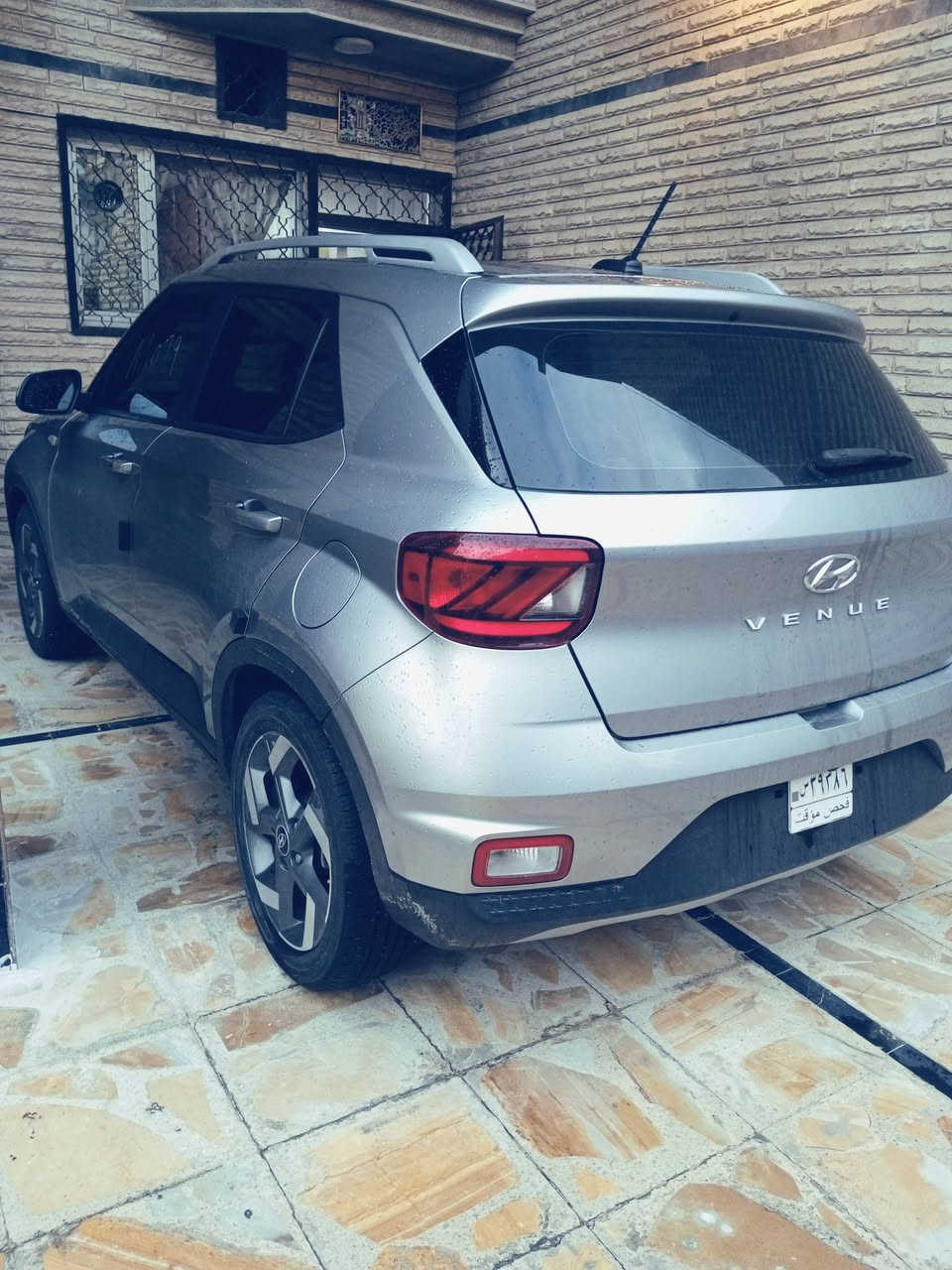 سلام عليكم 
هونداي فينو للبيع
 فئة sel
موديل 2024 
حادثها بنيد صبغ ودعامية فقط وبيه بارد طرف باب

سيارة مواصفاتها 
فتحة 
بصمة 
رادارت امامية خلفية جانبية 
تبريد شاشة 
ماشية ٣٨٠٠ ميل قابلة للزيادة 
سيارة جديدة جدا 
بدون رقم (فحص مؤقت ) تترقم جميع محافظات 
السعر ١٣٠ورقة وبيه مجال 
مكانه بغداد / السيدية 
***********
