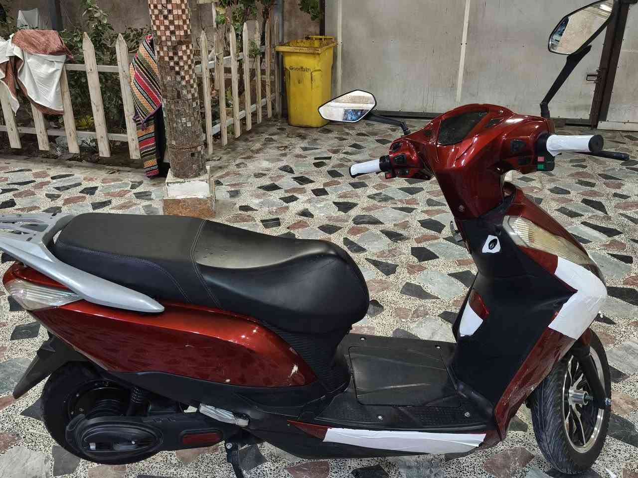 سلام عليكم
دراجه شحن سكنس 
5 بطاريت كبار
نضام P
نضام R
سرعته ٥٠_٦٠  حقيقي
بريكات بل مكان
أشايير يمين يسار 
تمشيك ب شحنه الوحده أكثر من 30k
 
مكان نجف حي القادسية 
للتواصل واتساب
للاستفسار خاص ***********
