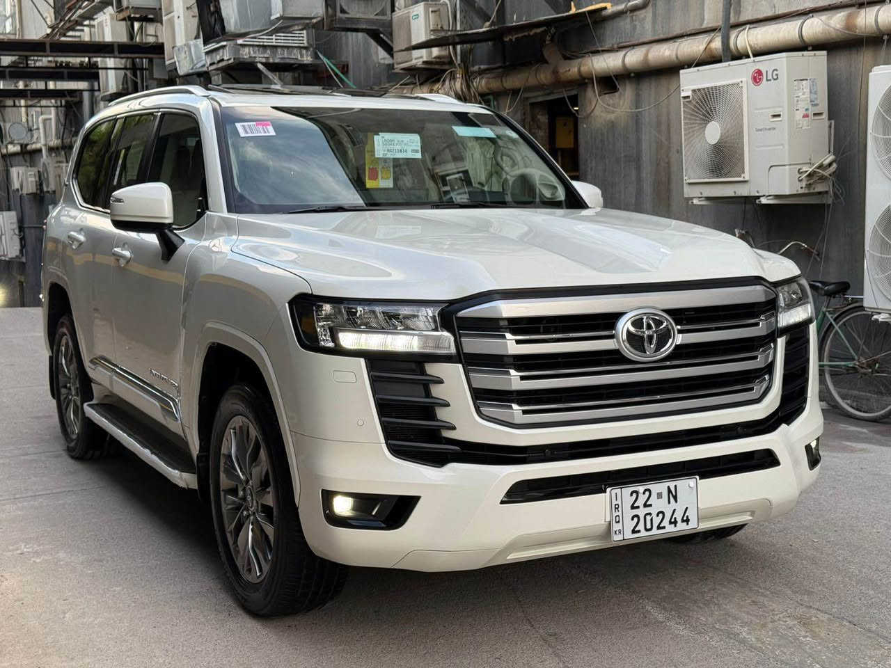 السلام عليكم 

لاندكروز GXR  بلص تطبيق جكساره  🇯🇵🇯🇵 

موديل ٢٠٢٢ تون توربو 🚀 

ماشيه ٥٨ الف كيلو 

شركه ساز صفر اربيل 

🛑 كاميرا 
🛑 سلايت 
🛑 شغال 
🛑 كاميرا
🛑حساس ٣٦٠ درجه 
🛑 زراك لايت 
🛑 شاشه كبيره 
🛑 كشنات جلد 
🛑 شاشات خلفيه بلاد 
🛑 ٢ كشن كهرباء 
🛑 صندوق كهرباء 
🛑 ثلاجه 
🛑 سستم صوت جي بي ال 
🛑 وباقي مواصفات المعروفه 

رقم اربيل الجديد بشرط التحويل 

السعر  ٦٣٨ ورقه 💵💵

السياره مكفوله من الصبغ فقط تعديل بارد بسيط بل بونيد 

*********** ☎️

مكانها اربيل أربيل, العراق
