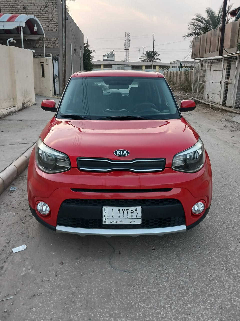 السلام عليكم للبيع كيا صول 2019 رقم بابل حادثها البنيد مصلح نفسه مقدار شبر والجاملغ الايمن مصبوغ فقط بدون دواخل ولاشاصي ولا ايرباك مكينه بلاديه مامفتوحه تبريد حداديه كلها جاهزه سياره جديده واحلى من الصور منظومه لايت وكشاف زينون السياره لاشخوط ولا اي شي ماشيه 70M السعر 136$ وبيها مجال بسيط مكاني بابل حي الزهراء الشراي يتصل ***********

