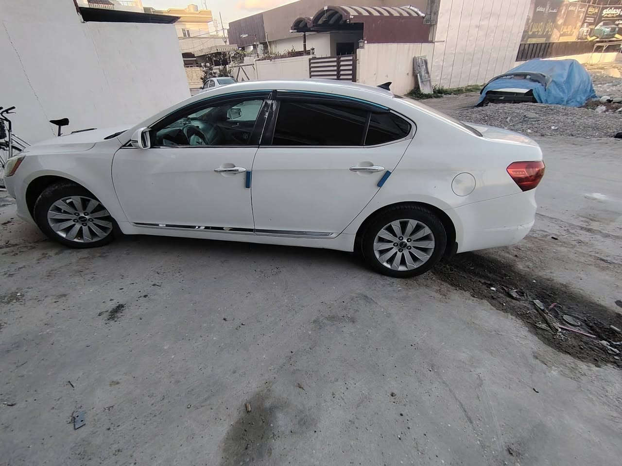 السلام عليكم 
كيا كادنزا 2011(خليجي ) 
رقم نينوئ مشروع وطني شرط التحويل
صبغ عام  بدون دواخل بدون ايرباك لغود وشواصي وتكم كله مكفول كير ومكينه شرط الفحص 
كامره دواره 
تحكم ستيرن
بصمه تشغيل
بصمه جنطه
بصمه ابواب
كشنات جلد
كشنات اماميه كهرباء 
برده خلفيه 
لد امامي 
تبريد قطعتين
خزن ميموري
ستيرن فاليوم
مري شفط 
اشاير بالمري
يدات نيكل
داخل بيجي لونين
بلو توث + اواكس
سي دي جنجر
لايت زنون عالي وناصي اوتو
براجكتور زنون
حساس خلفي
دبل كزوز
مكينه ٣٥٠٠ دوش 6سلندر
تبريد ثلج
تدفئه شغاله
صدر امامي وخلفي 80%
ويل كب, 17بلادي 
كهربائيات كلها شغاله 
سياره حلوه وجاهزه للجناي السعر 85$ مجال بسيط للشراي مكاني كركوك للاستفسار الاتصال بالرقم *********** الشراي يتصل
