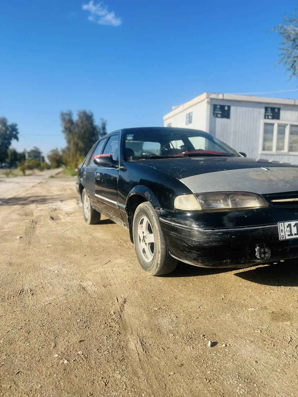 السلام عليكم برنس فراشه للبيع موديل ١٩٩٦ رقم بغداد سياره باسمي تحويل ثاني يوم
كير عادي سياره جاهزه مابيها شي سنويه لل٢٩ داخله هزه 
محرك ٢٠٠٠ كفاله وكير خير من الله
سياره مكانها الانبار عامرية الفلوجه سعرها ٢٦ وبيها مجال
اتصل ***********
