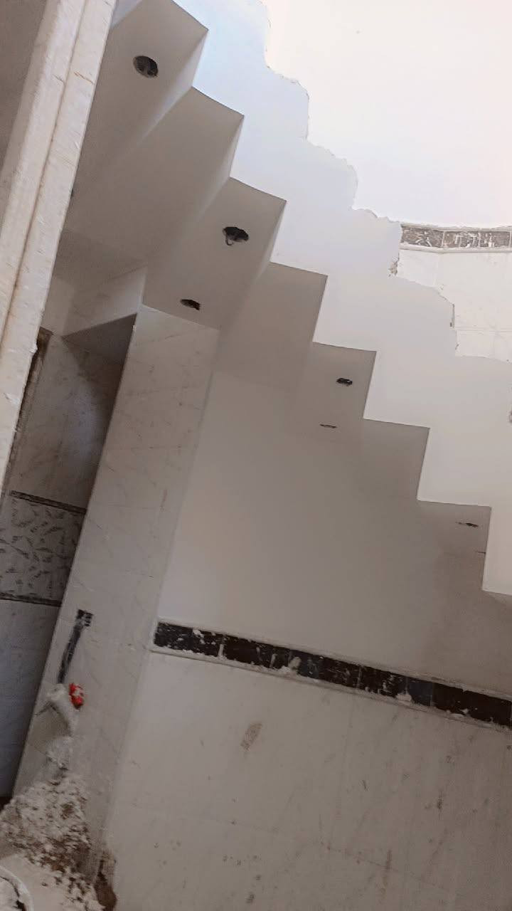 خلفه جص وبورك شغل درجه اوله على متر رقم هاتق***********
