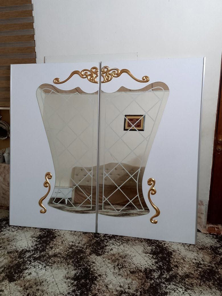 سلام عليكم غرفه نوم تركي اصلي نظيف جدا جدا جدا 5قطع ويا دوشك درجه اولى 6قطع يتكون من كنتور 2سكه مترين 30سنتيم عمقه 55 ارتفاعه مترين 20سنتيم قياس سرير 180/200 +2كومدي+ميزتوليت+دوشك سعر ويا توصيل وشد فقط400الف ماعدنه غرف تعبان أو مكسور أو مصلح اشكال اكو حسب نظافه كلمن يرده يتصل على الرقم صاحبه بى واتساب ***********العنوان كلار عدنه توصيل فقط خانقين جلولاء قره تبه
