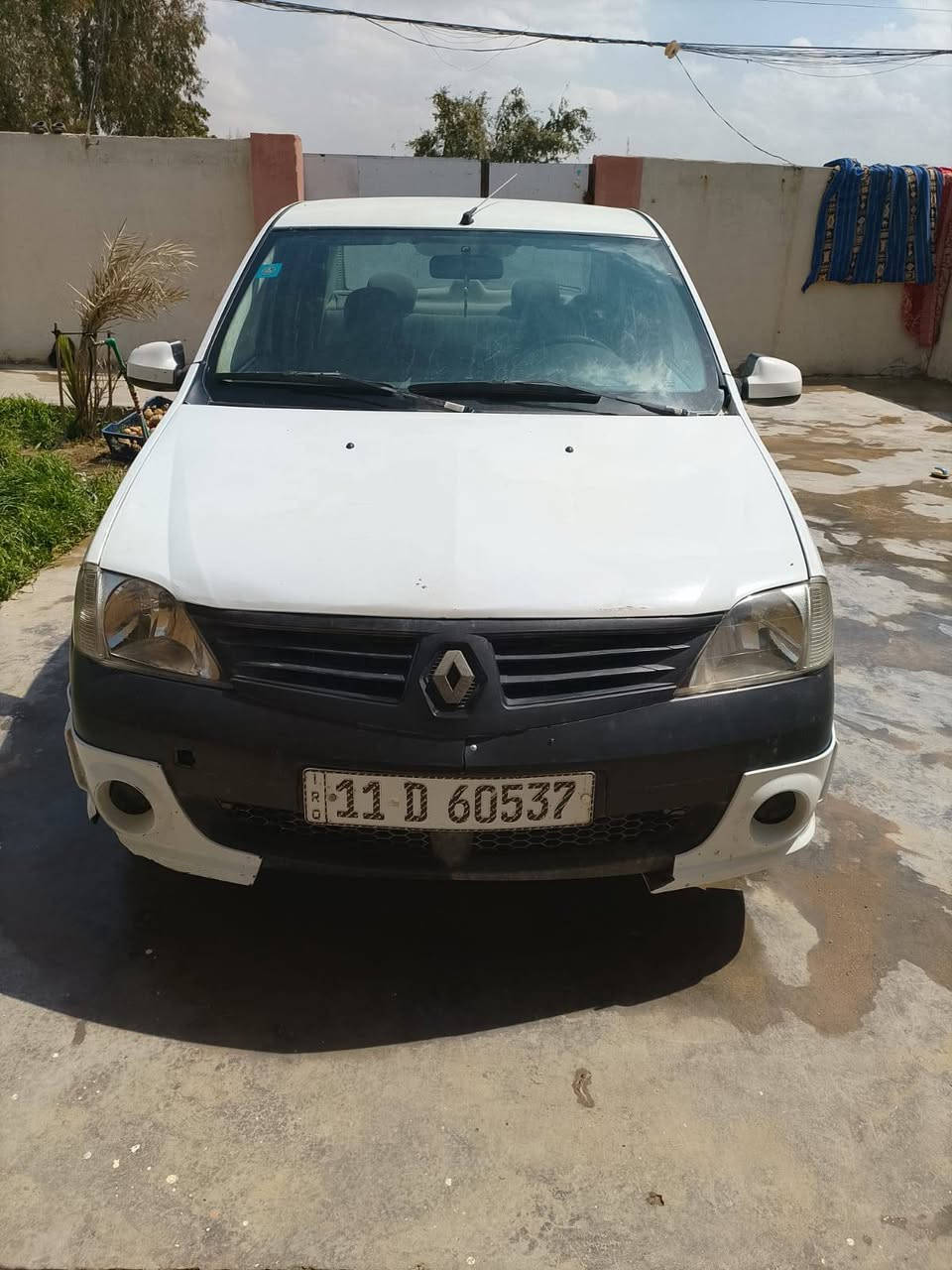 سلام عليكم للبيع رينو لوكان مديل 2009 رقم بغداد انكليزي سياره خير من الله السعر 45. بيها مجال مكاني بغداد بسمايه الاستفسار على هاذه الرقم ***********
