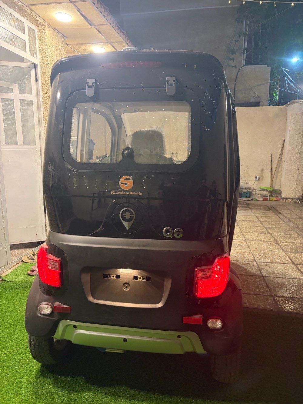 سلام عليكم سيارتي للبيع شحن G6 اشيل 3 نفرات 5 بطاريات كبار كمبريسر تبريد حار وبارد والمرور ميحاسبك عليها تمشيك 70 كيلو متر السعر 5ملايين و500 الف وبيها مجال 
رقم التلفون ***********