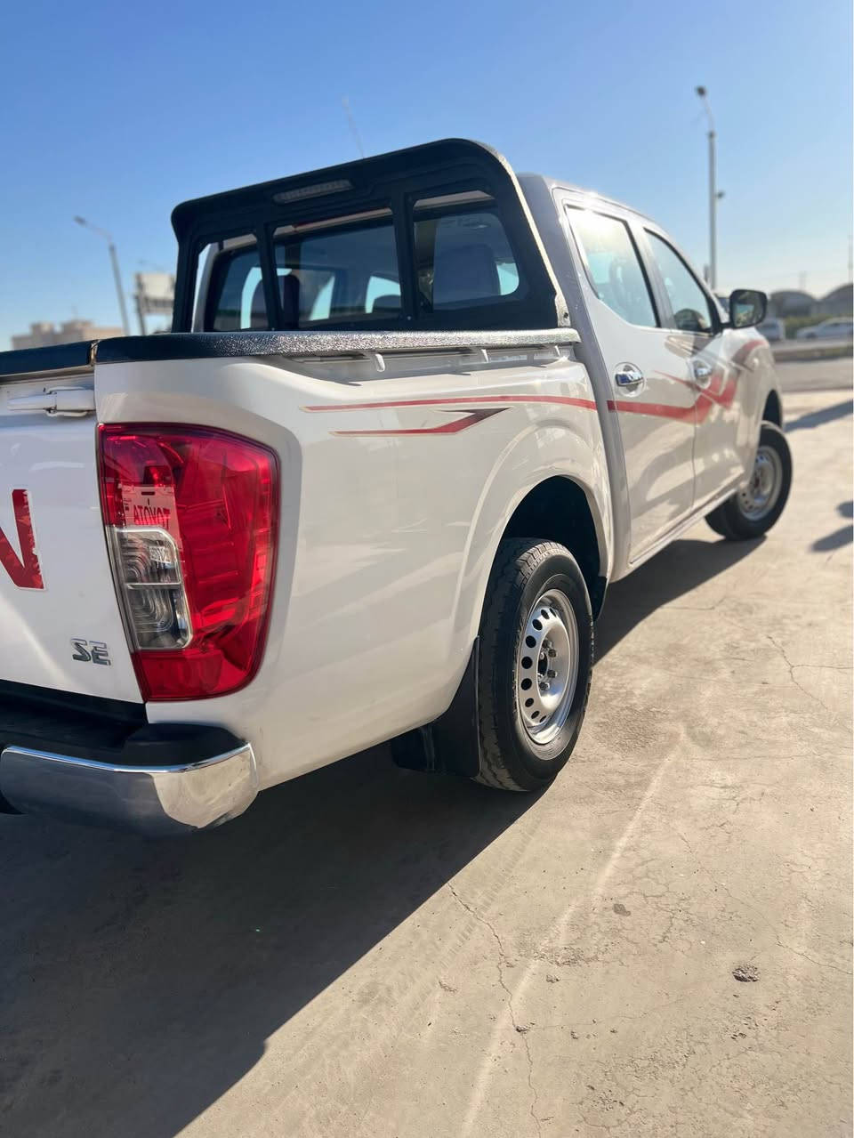 السلام عليكم ***********
نيسان نيفارا 2016
رقم بصره سنويه لل 29 تحويل مباشر 
مكفوله من الضربه والصبغ والتبديل فقط بارد بسيط بالبدي 
مكينه مكفوله من التبخير والتنقيص والفتح 
حداديه وتخم تاير جديد 
تبريد ثلج تدفئه شغاله 
السياره بدون اي نقص 
جاهزه من كلشي
مكانها البصره ابو الخصيب مهيجران 
سعرها 145 وبي مجال بسيط 
*********** ابو الخصيب, البصرة
