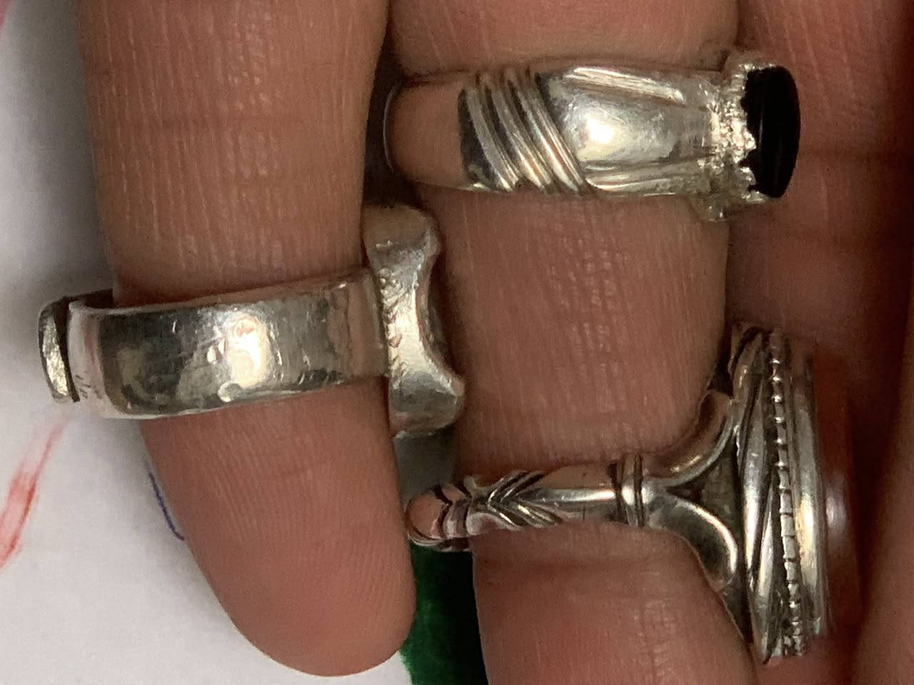 اللهم صل على محمد وآل محمد وعجل فرجهم
عقيق يماني قديم مشروط خط وحجر قديم

منقوشه وجهين الوجه عكسي يا ابو الحسن والخلف منقوشه اسماء اصحاب الكساء خط مو عكسي الله محمد علي فاطمة حسن حسين )) قياس الخاتم ١٥ / ١٦ تقريباً 

 السعر ٣٠٠ الف قفل نهائي 

منقوش عكسي قديم خانم زينب او خاتم نبي العباره غير واضحه قياس الخاتم فري سايز يتصغر ويتكبر من ٩ الى ١٦ واذا تريد تكبره لحيم طبيعي يتكبر 

السعر ٣٠٠ الف قفل نهائي

الناعم الاسود عقيق شفه يمانيه قديمه تشف مشروطه قديم يماني صياغه يدويه قياس ١٥ الخاتم حجم الحجره ناعم تقريباً اقل النصف سانتيم حجمها

السعر ٣٠٠ الف قفل نهائي

السعر غالي ما يعجبك ان شاء الله تحصل ارخص لا تكلي عندي وحصلت ولكيت بالعافيه اشتري والبس الف عافيه اعبر المنشور 

وما احكم اي حجر ولا اقيم ولا ايشيء


**إذا كنت صاحب هذا الإعلان وتريد حذفه لأي سبب، رجاءا أرسل رسالة إلى الدعم الفني**