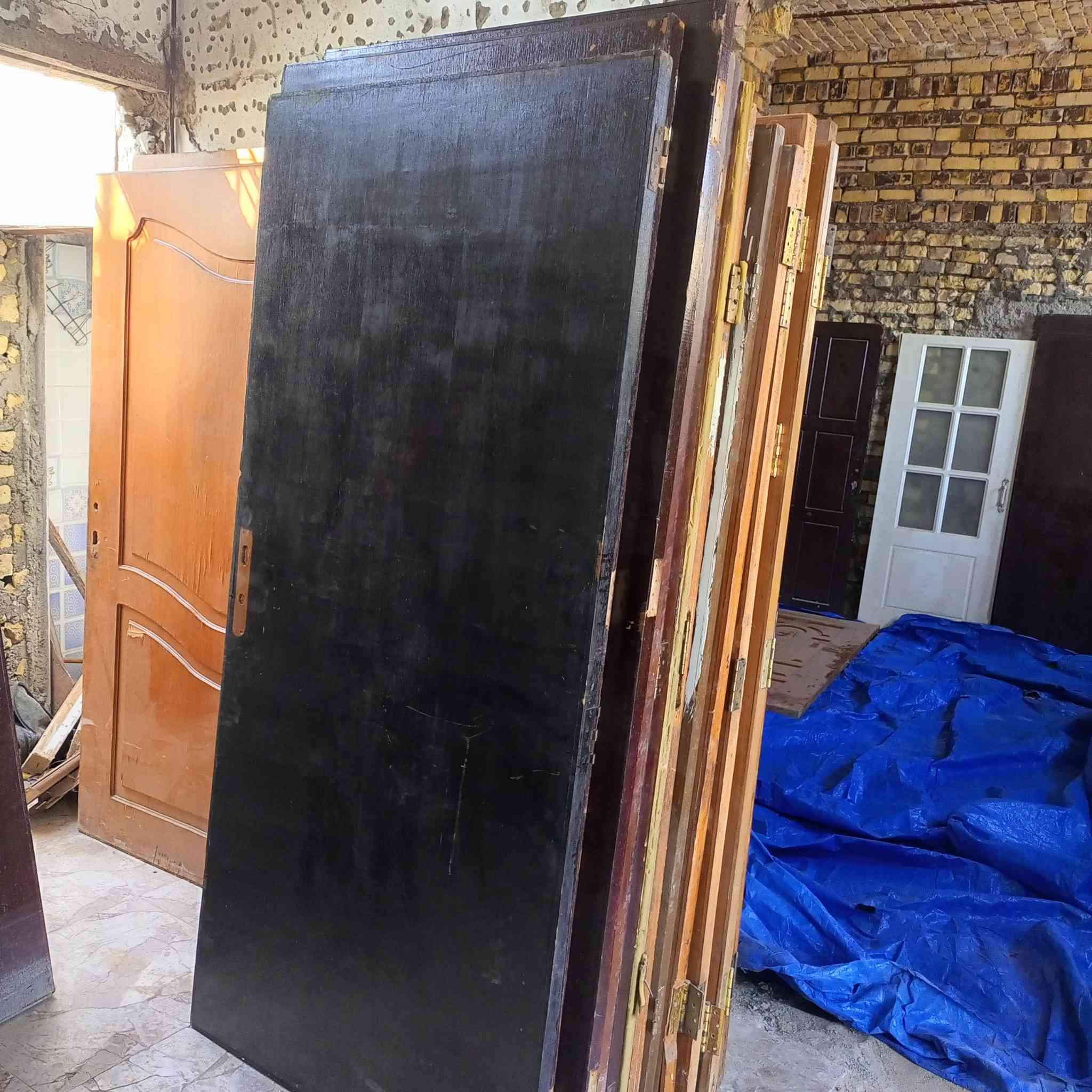 اللهم صلي على محمد وال محمد
بيبان صاج سادة بدون نقش 

بدون جراجيب فقط طلاگه 

اللون اسود واحمر 

القياسات طول مترين في 90

و199 في 89

و200 في 88

و195 في 87

واكو قياسات الطول 

مترين وعشرة والعرض 90 واكو 89

واكو قياسات متر واكو قياسات 92 عرض

واكو قياسات 91 عرض 

واكو قياسات متنوعه بعد 

العنوان الرميثة حي المهندسين

بسايدين الجدد قرب مدرسة 

الثانويه العراقيه للبنين بظبط

او قرب بيت العظو محمد حسوني 

ال جودان او قبل لاتوصل منتزة ال شويجه

ومن تريد تجي تعال على گراج النجمي 

وادخل على جامع بني زريج الجبير

وشارع واحد يوصلك للمهندسين 

واذا تريد تعال على فلكة ال خوام الجديدة

وعلى محلات ال عواد اهل الانشائيه 

او تعال على شارع النجمي الي ياخذك

على مسيعيدة كل هاي العناوين توصلك

للباب رقمي *********** واتساب 

متواجد الصبح والظهر والعصر 

وبليل الاسعار مال البيبان 

متنوعه من 60 الف الى 50 الف 

الى 40 الف الى 35 الف الى 10 الاف دينار

هذا كلشي تنويه لجميع العنوان مو محل

العنوان بيت على شكل مخزن يعني

داخل بيتي
