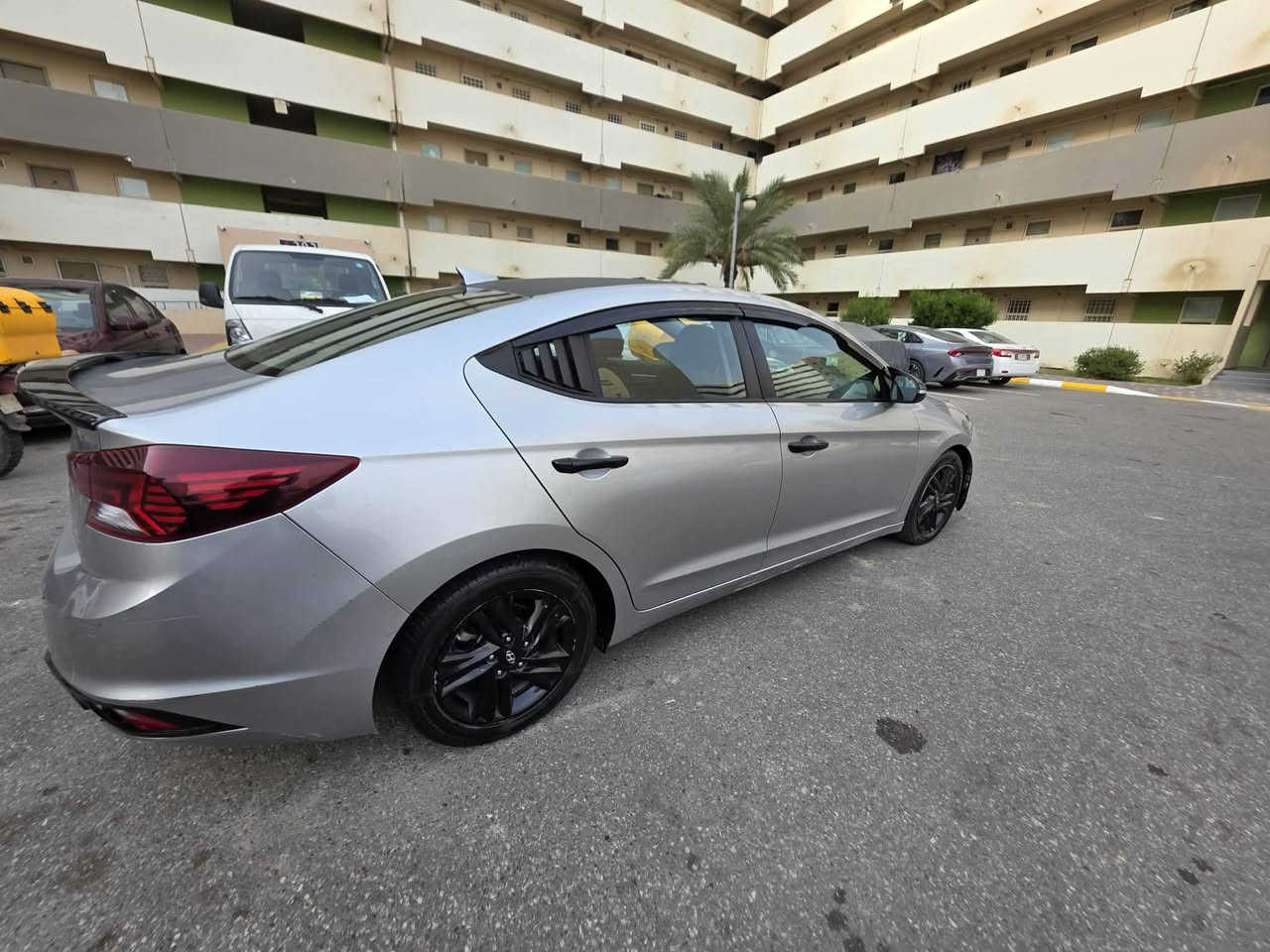 هيونداي النترا 2020
وارد امريكي - الضرر : جاملغ وبنيد
…
• اللون - رصاصي
 المواصفات 
• تحكم ستيرن كامل 
• رادارات جوانب
• رادار امامي 
• كاميرا داورة
• بلوتوث 
• مدخل USB / AUX
• قيادة ذاتية 
• مانع انزلاق - ABS
عنوان السيارة بغداد بسمايا
السعر (130)
للأتصال على الرقم - ***********
