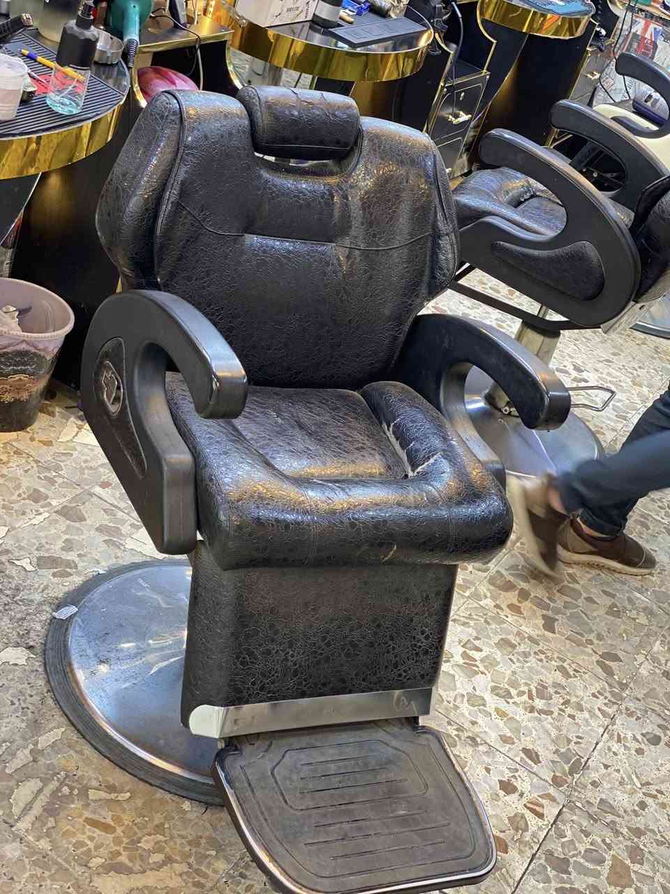 كراسي حلاقة  للبيع  عدد 3. مستعمل نضيف
بغداد الكرادة  *********** الاستفسار
