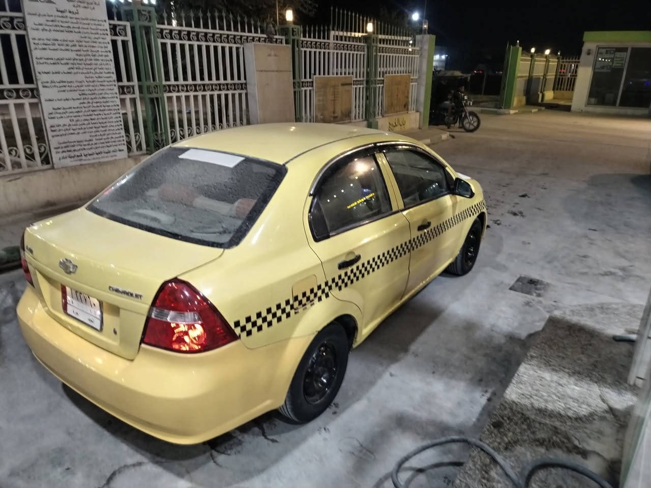 سلام عليكم سياره افيو للبيع مديل 2009 خليجي مصفره هئيه وغرامات كير مكينه حداديه تخم تاير تبريد كله مكفول وشرط مداور ثاني يوم وشوكت ميعجبك والسياره مكفوله من كل ضربه  السعر 48 وبيه مجال    هاذه ال رقم وتصل  وتدلل  ***********
