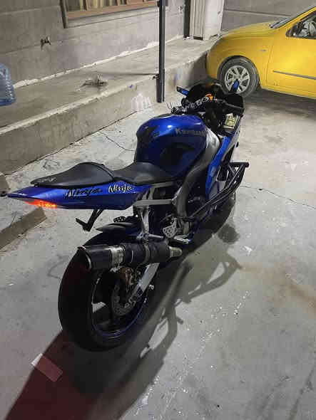 سلام عليكم 
كاوسكي 2004 لبيع دراجه مفتوحه
بيهة دبل رياضي
دروعه اصليه
منضومه زنون اصليه
قطعه تتركب على صالنصه كاربون فاير اصلي 
دهن اصلي مي زيتي دراجه كامله
نقصه دشبول ارقامه مختفيه فقط (يعني عاطل )ويصلح
رقم(***********) موجود واتساب
مكاني (زعفرانيه)🍂
