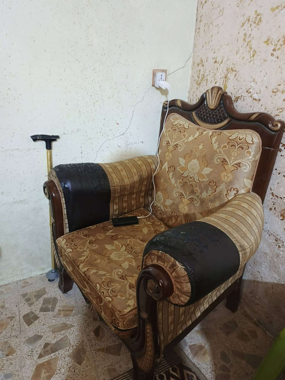 تخم قنفات 10 مقاعد للبيع، خشب ثقيل وقماش نظيف ومرتب (ذهبي مع جلد أسود). التخم بحالة زينة وجاهز للاستخدام مباشرةً.
الموقع: كربلاء
التواصل: خاص


**إذا كنت صاحب هذا الإعلان وتريد حذفه لأي سبب، رجاءا أرسل رسالة إلى الدعم الفني**