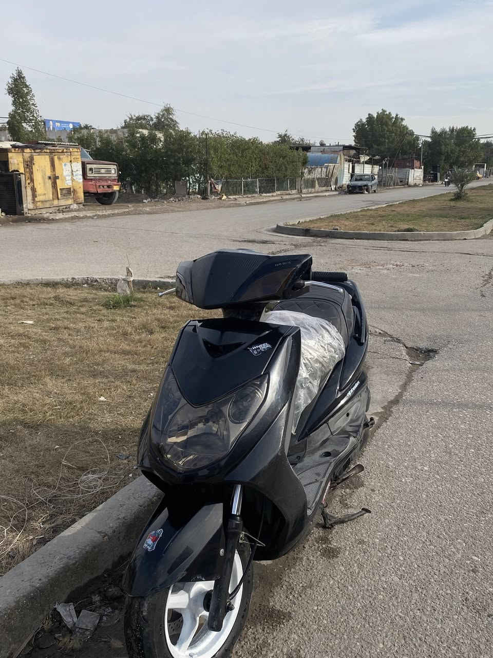 سلام عليكم دراجه سكنس فحل للبيع دراجه رنمبه مكاني بغداد *********** السعر750 وبيه مجال للشراي
