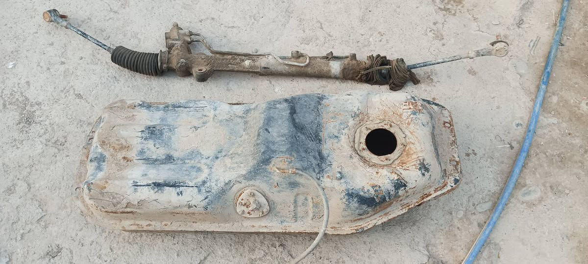 تحويره كامله مال كير واكسن وكاردن 
دكشن بارد مسطره نوزلات هيه ونوزلات 
طبله مستابوشي موديل 95
الكير ميكانيكي محرك ونجي 
والشراي بخدمته كلمن وسعره 
لو شلع يختلف السعر 
***********
